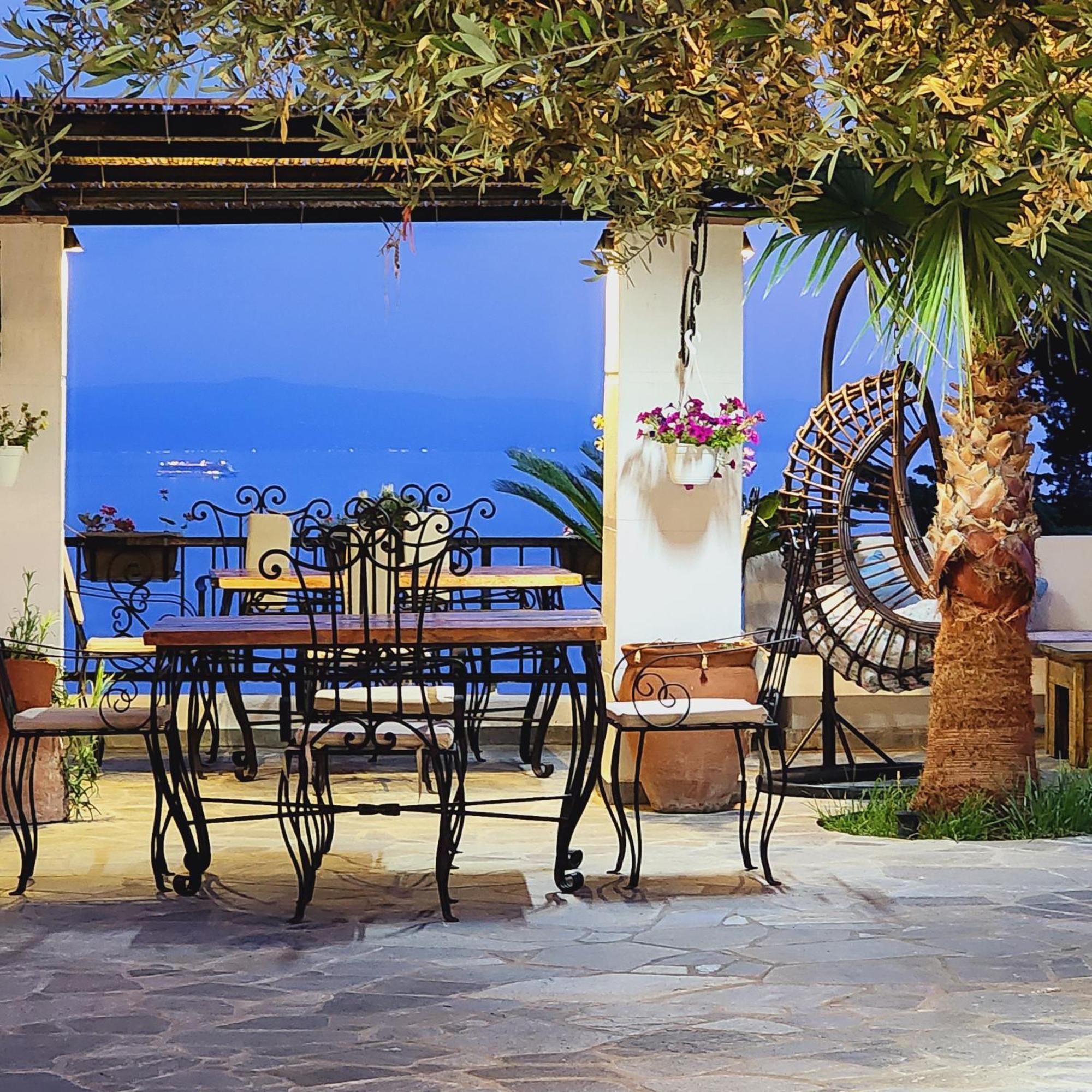 Hotel Panorama Piqeras Exterior photo